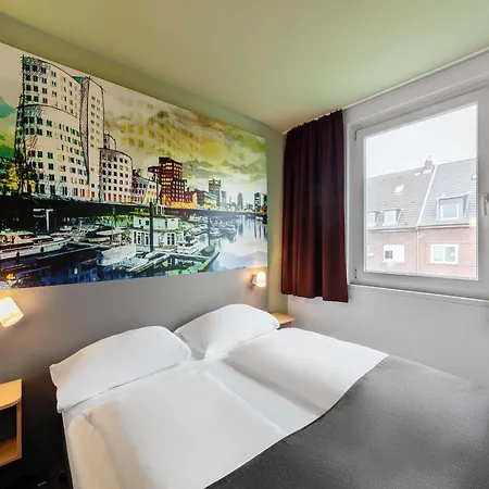 City-sued Hotel